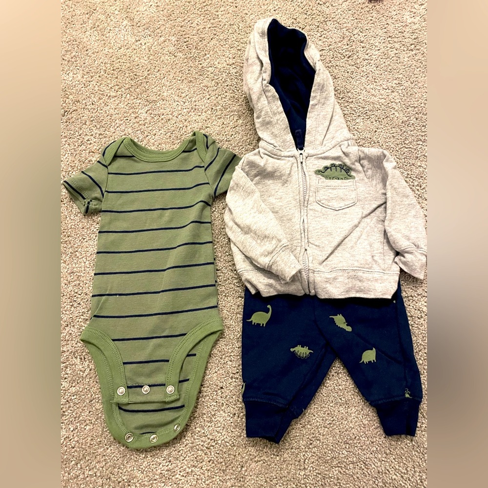 CARTERS MATCHING OUTFIT